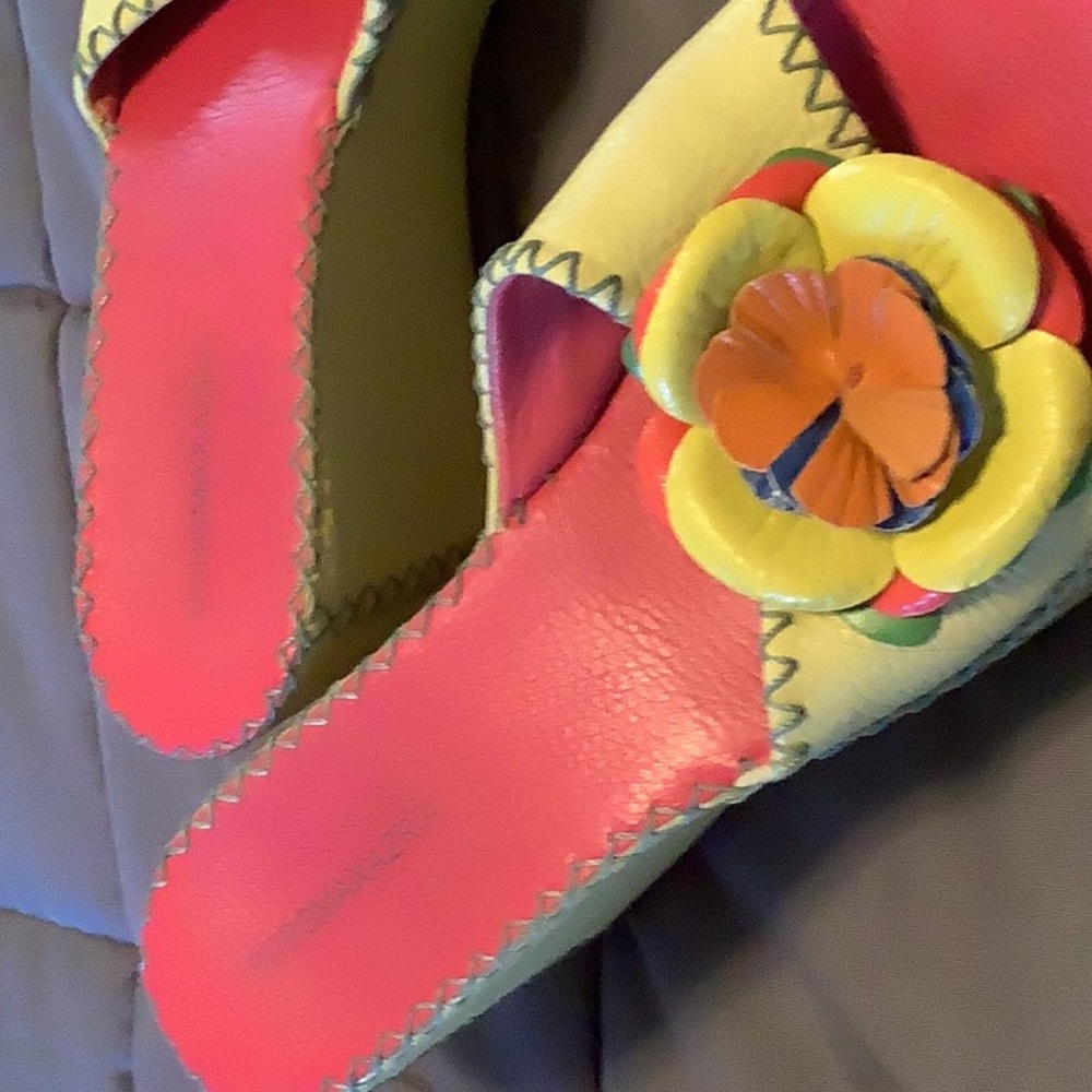 Sandals - Picture 2 of 2